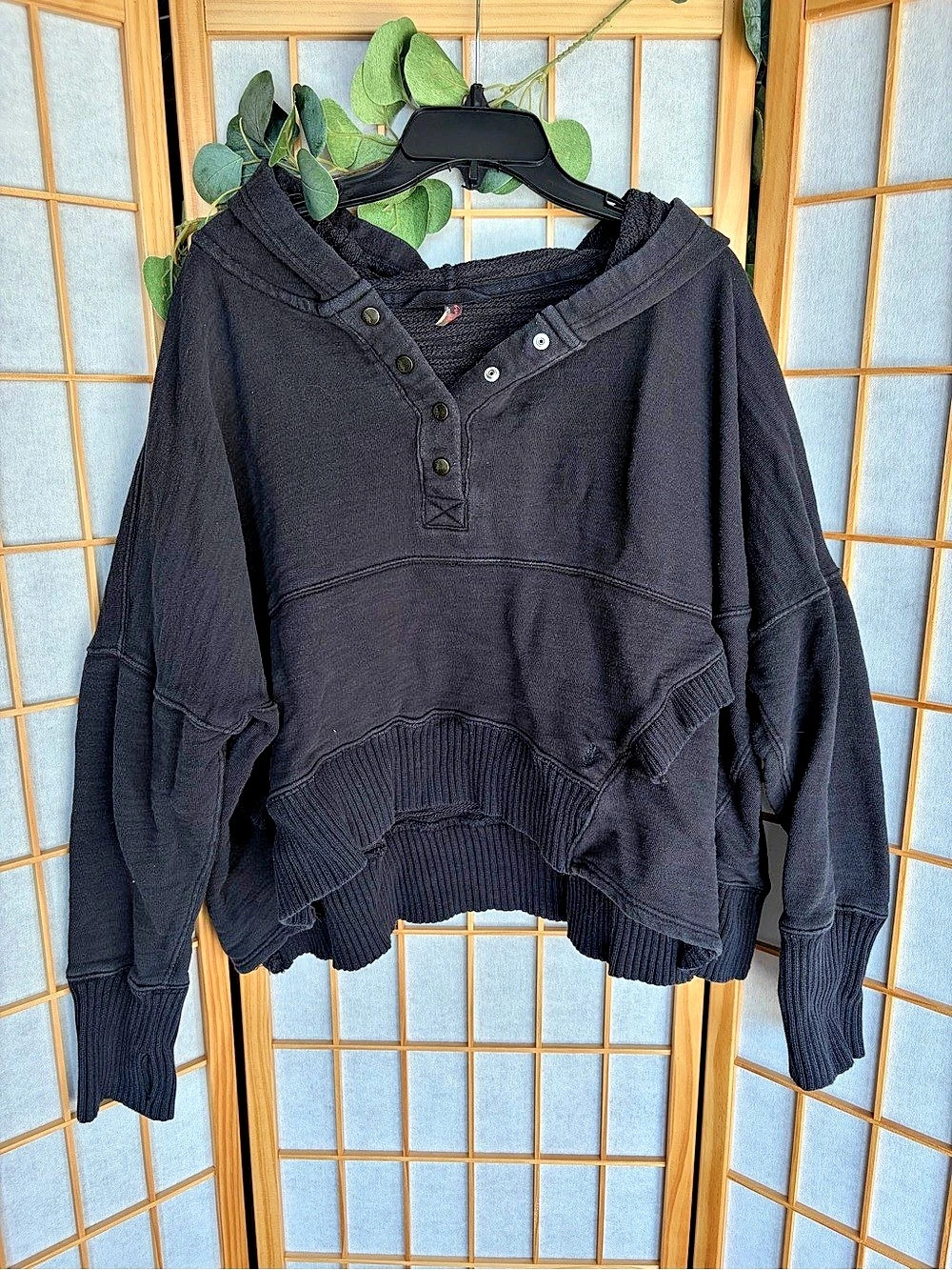 Free People Black Pullover Hoodie Like New